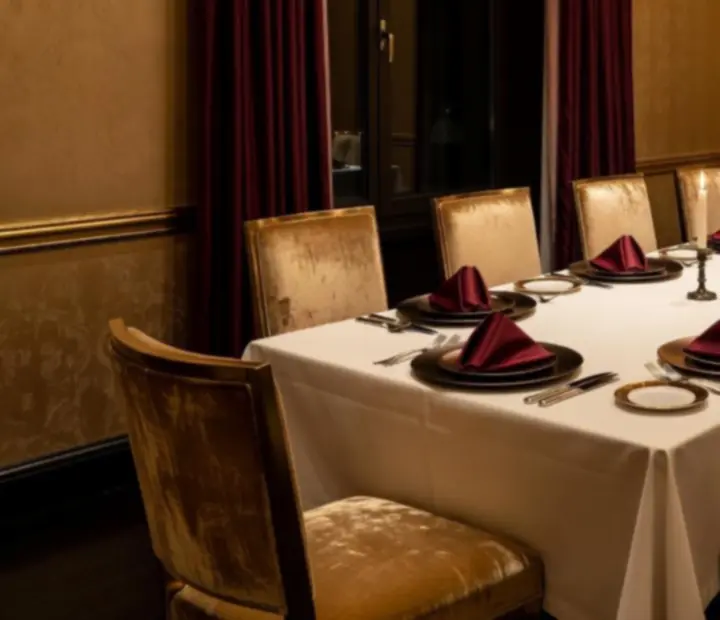 Luksuzna VIP privatna blagovaonica u restoranu Nova Valuta s intimnim osvjetljenjem